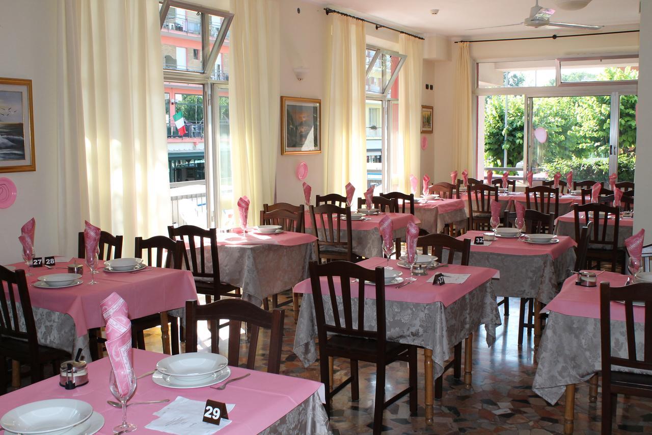 Hotel Oblio Rimini Eksteriør billede
